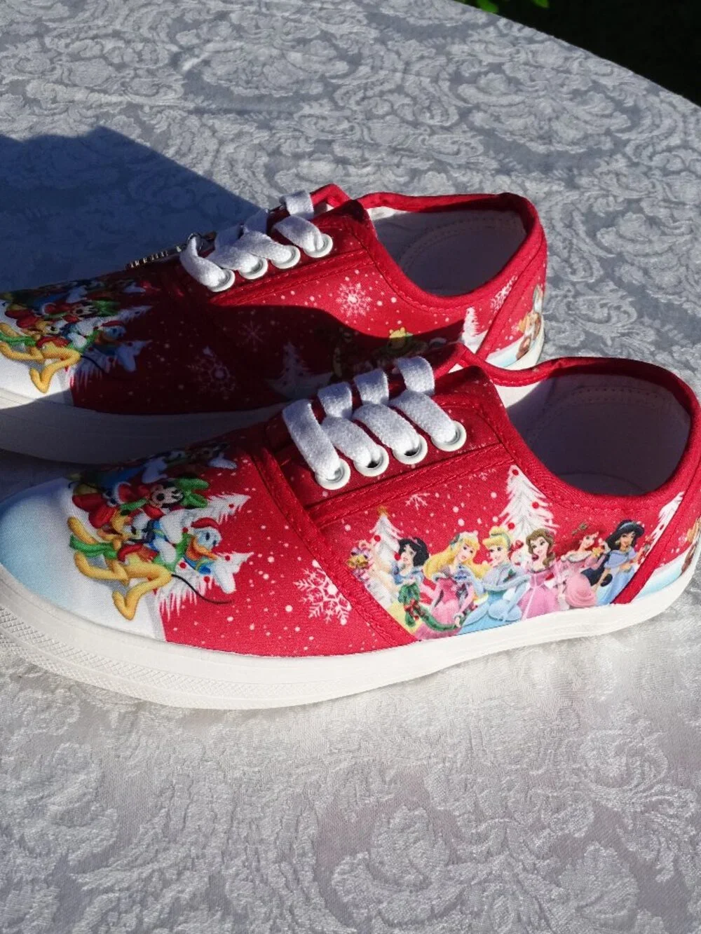 Bradford Exchange Disney Gang Tennis Shoes Size 5